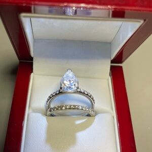 Woman's Wedding Ring Set - new - sz10